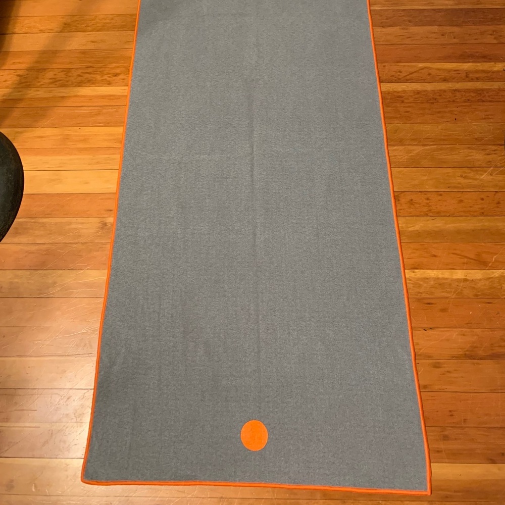 Yoga skidless towel